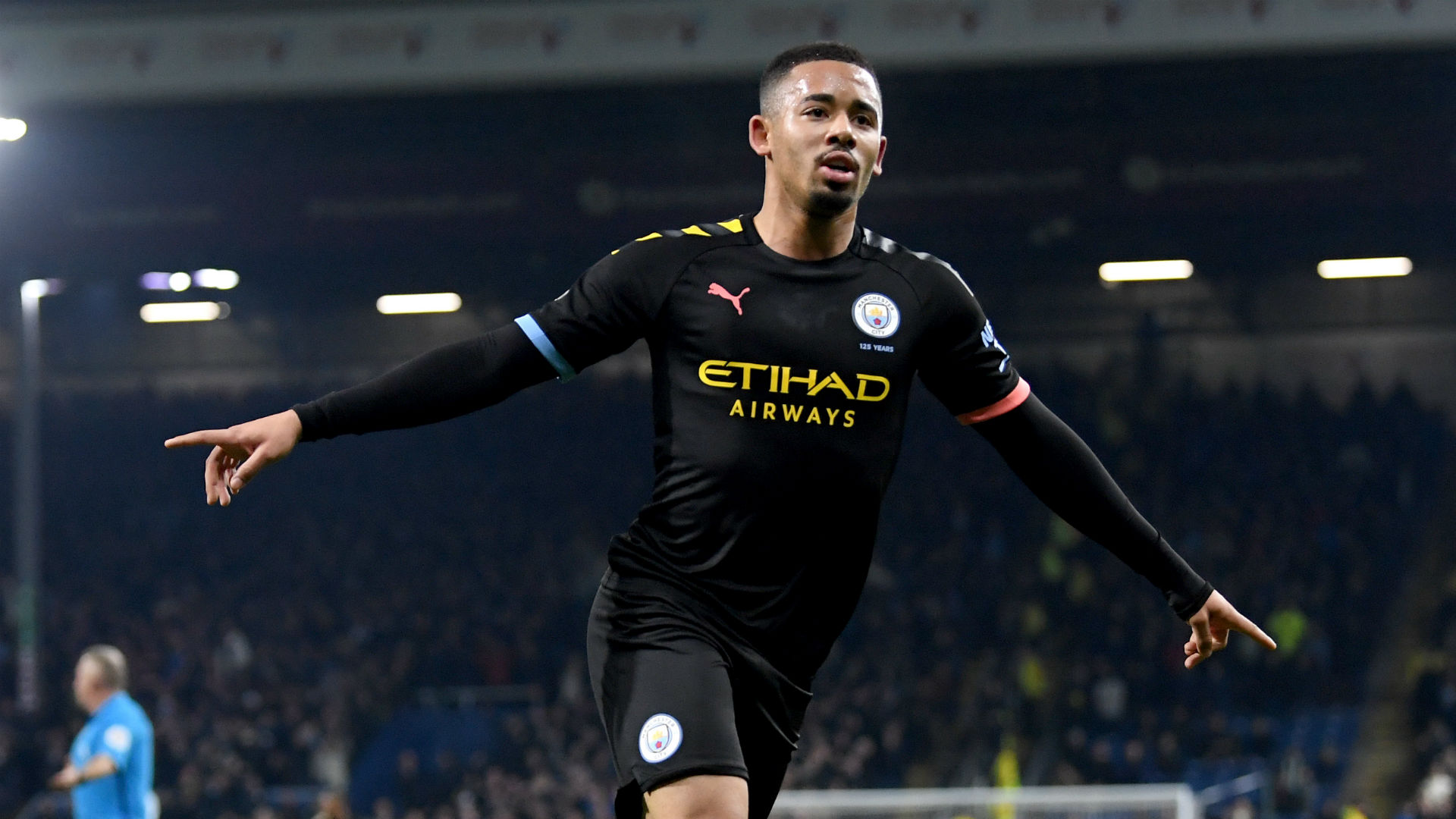 Ahead of the Manchester derby, Manchester City bounced back from their draw with Newcastle United by beating Burnley 4-1.