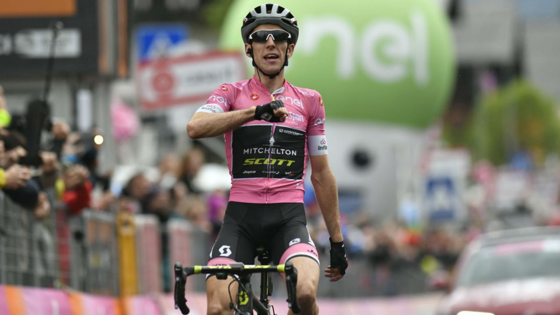 Mitchelton-Scott have secured star British twins Simon and Adam Yates for another two seasons.
