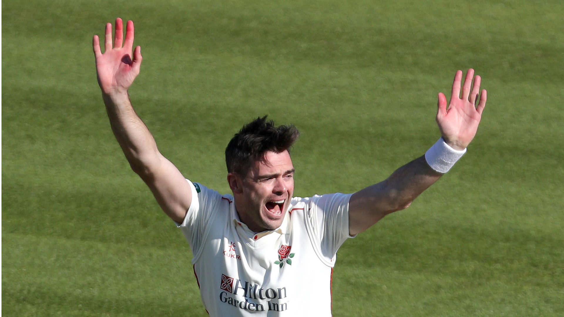 England paceman James Anderson returned to action for Lancashire on Monday, taking five wickets against Worcestershire.