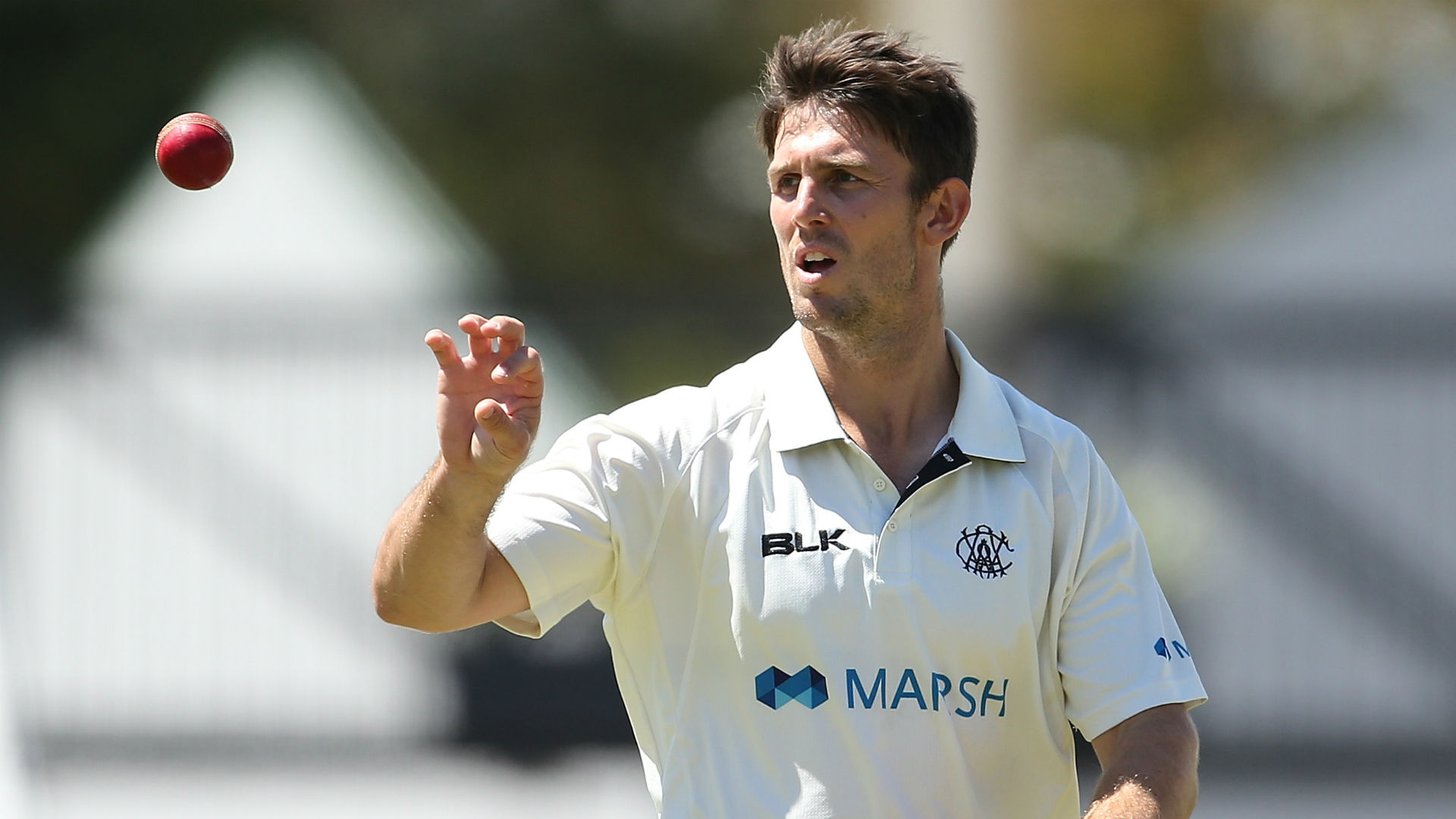Australia all-rounder Mitchell Marsh says he will not be punching any more walls after learning a "good lesson" when breaking a finger.