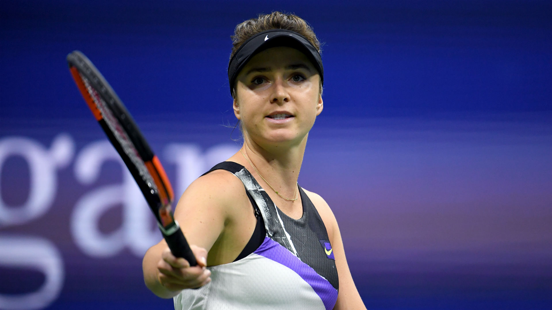 Wang Qiang succumbed to a first-round loss against Shuai Peng, but Elina Svitolina coasted through at the Guangzhou Open.