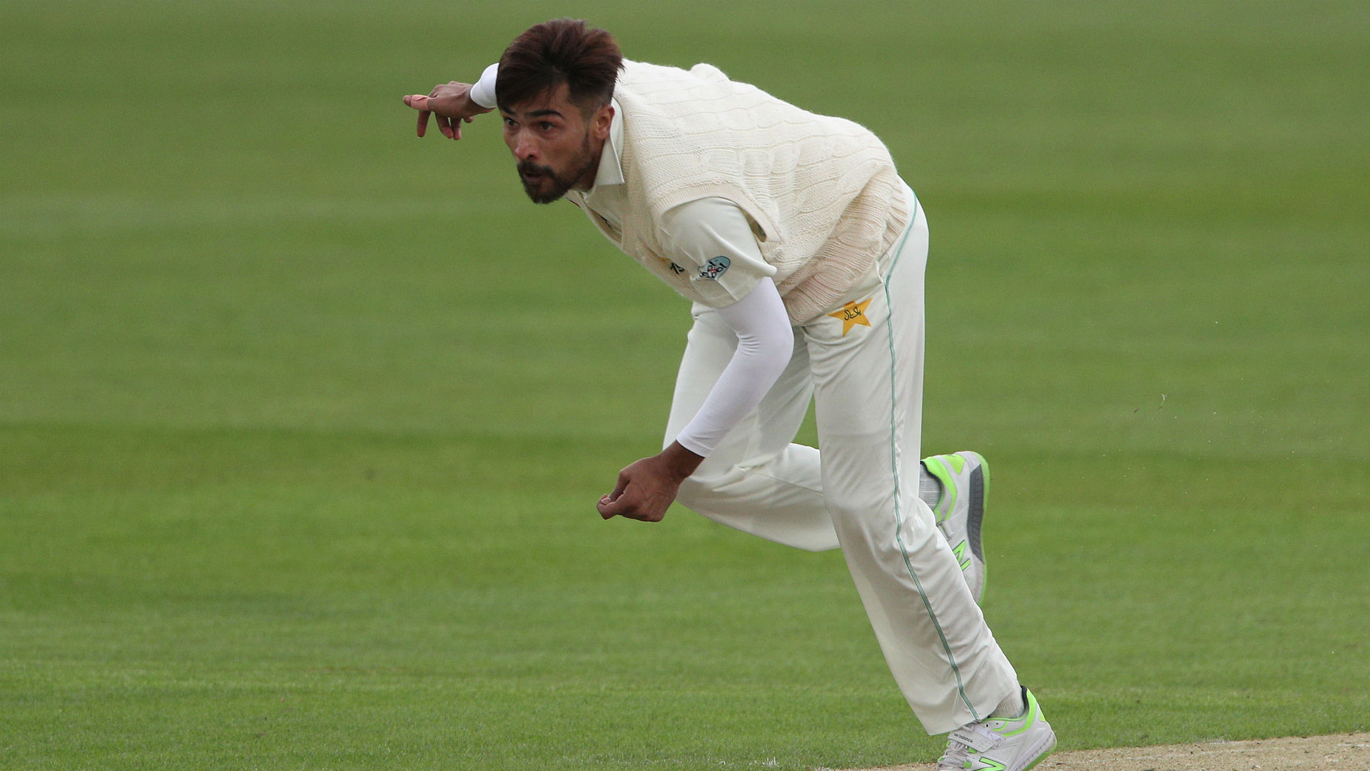 The injured Mohammad Abbas and Fakhar Zaman are included in Pakistan's Test squad, alongside Mohammad Amir, Shadab Khan and Mohammad Rizwan.
