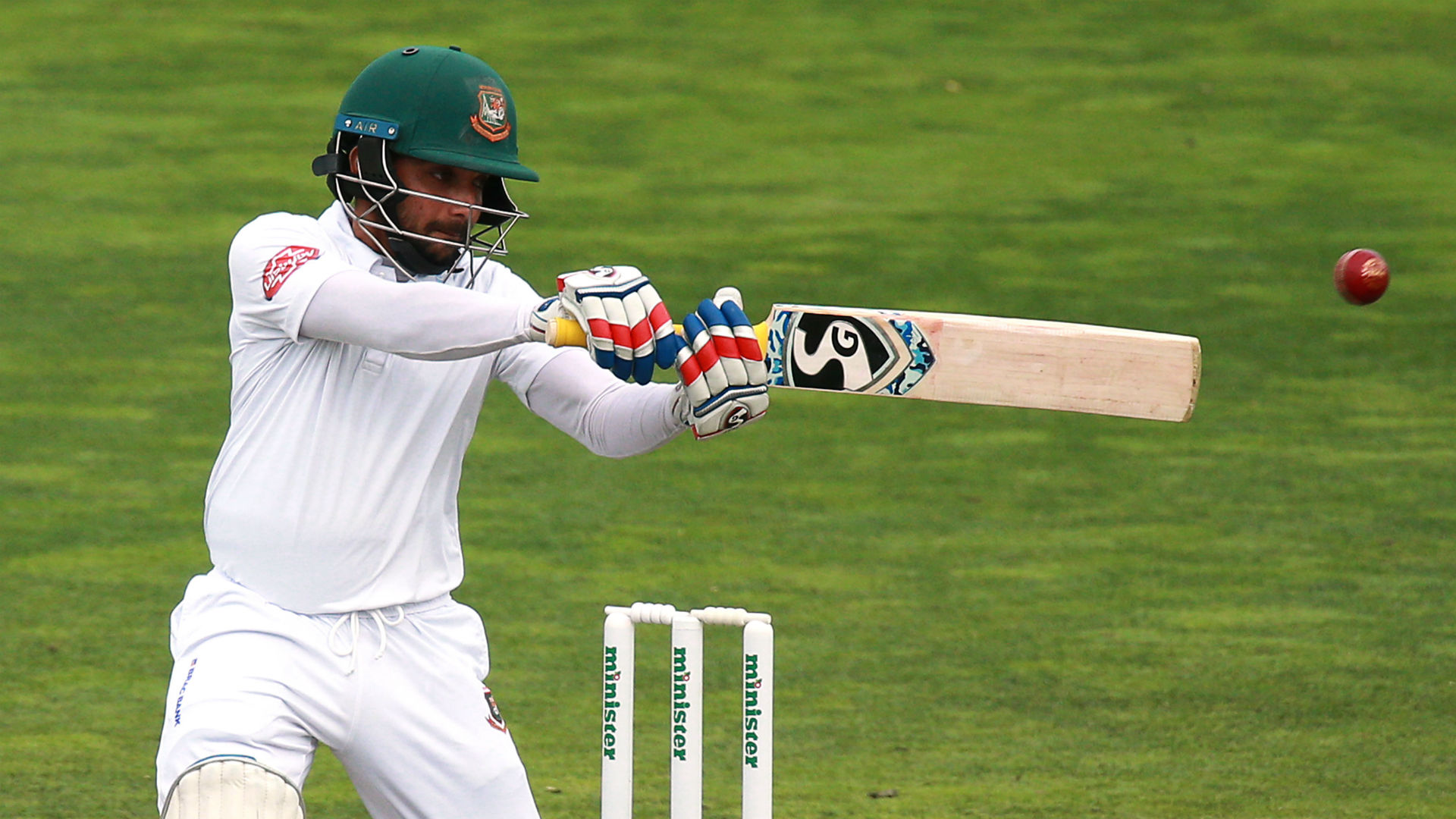 Mominul Haque finished day two unbeaten on 79 as Bangladesh trimmed Zimbabwe's first-innings lead to just 25.