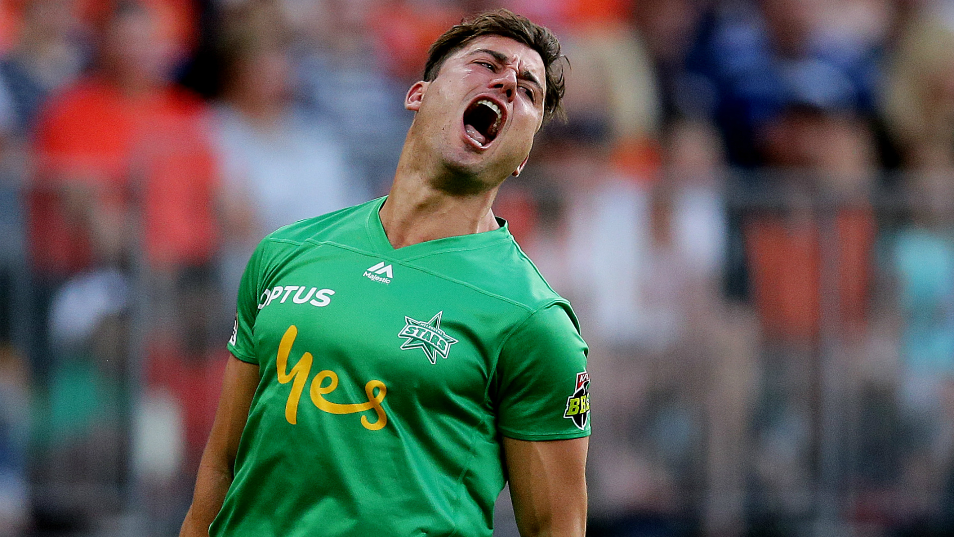 Marcus Stoinis hit the winning runs for Melbourne Stars after Perth Scorchers had collapsed to 86 all out in the Big Bash League.