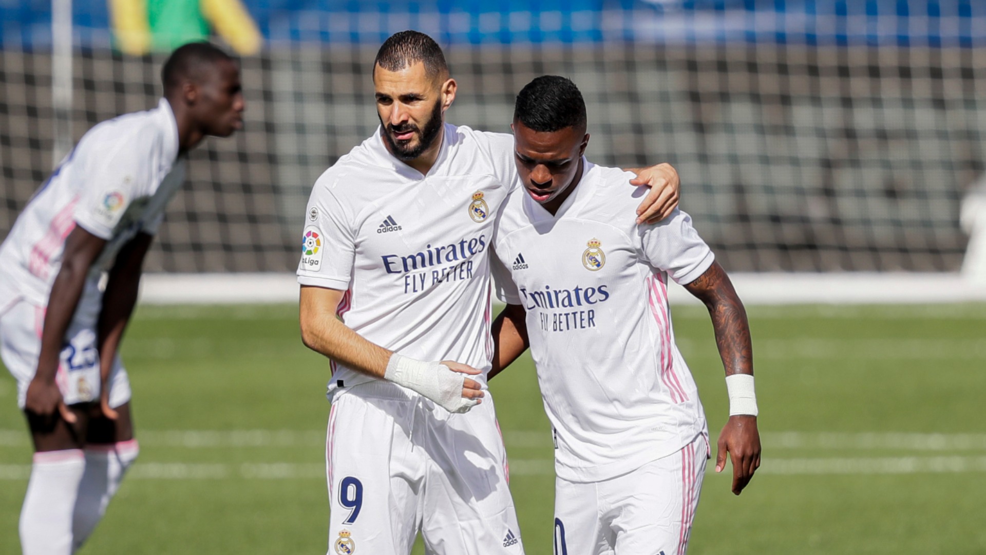 Karim Benzema's suggestion to ignore Vinicius Junior was not as extraordinary as claimed, says Zinedine Zidane, with such exchanges common.