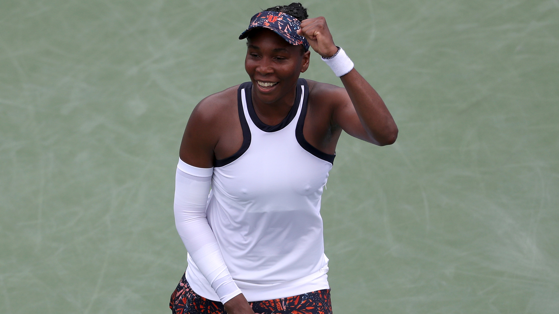 Venus Williams upset Kiki Bertens as five seeds fell at the Western & Southern Open.