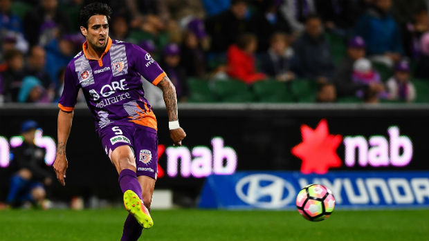 Rhys Williams plays the ball during Glory's Round 1 clash against the Mariners.