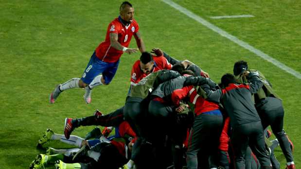 chile-celebrate-uruguay-copa-america_1n2mdduflr69y1iviemtnfg1l1.jpg