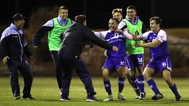 Hakoah Sydney City downed Hills United 6-3 to progress to the Round of 16.