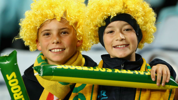 two-young-fans-show-their-support-for-the-caltex-socceroos_fwc3fplc1ce8183l4c54yt6mf.jpg