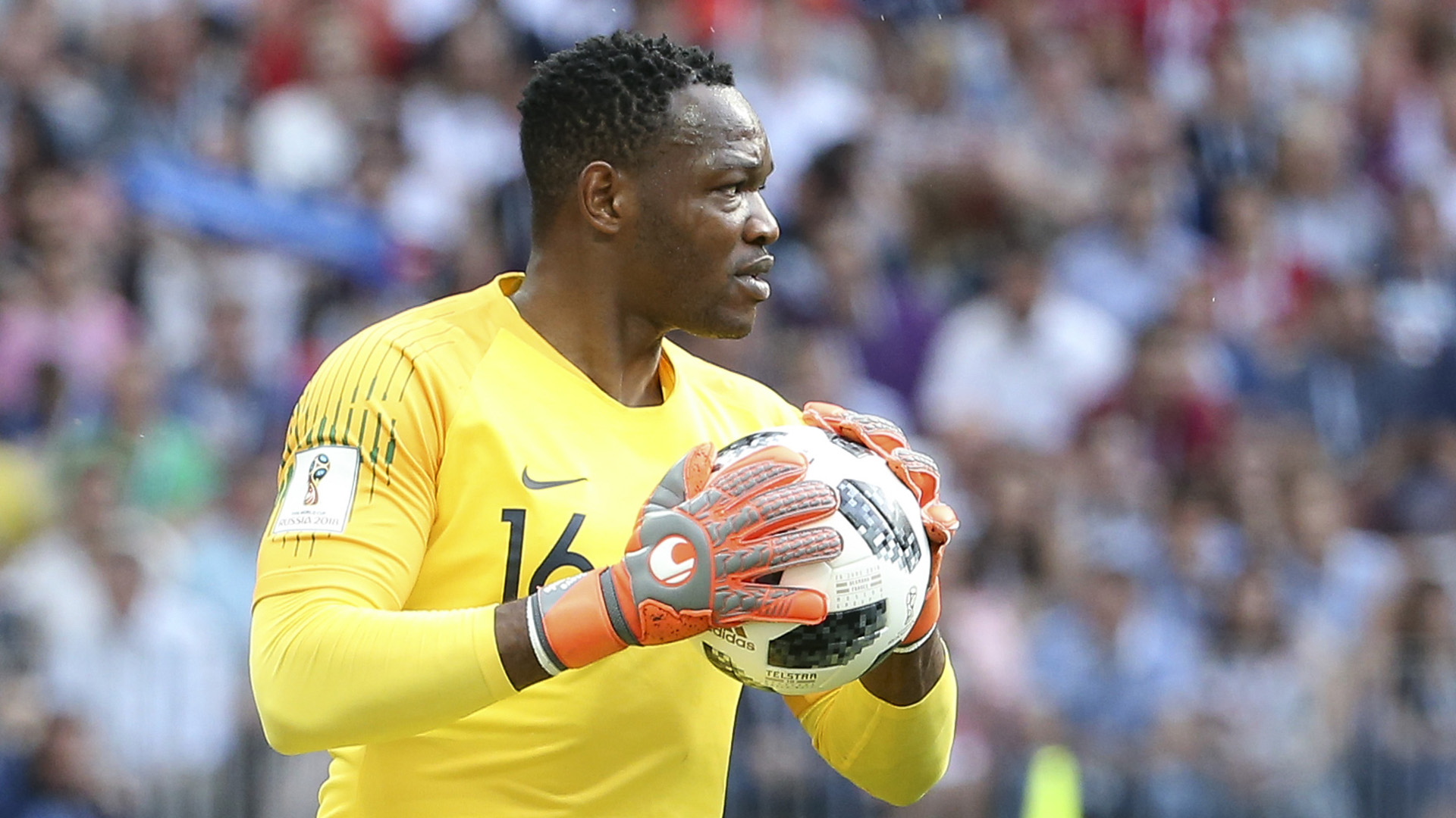 Bleus - Mandanda , le bon choix après la blessure de Lloris ?