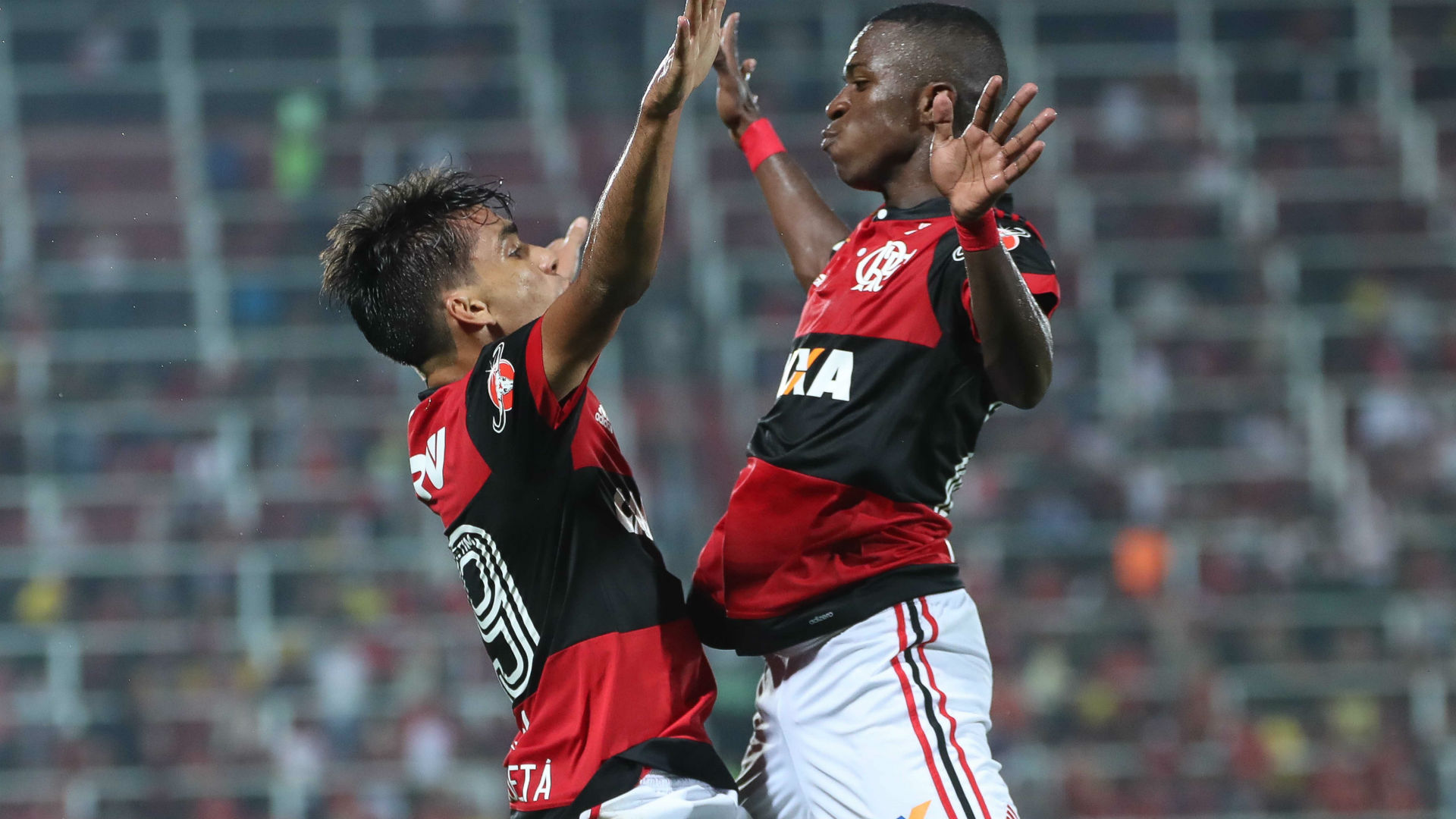 http://images.performgroup.com/di/library/GOAL/17/f4/lucas-paqueta-vinicius-junior-flamengo-atletico-go-brasileirao-20-08-2017_4z195c2pxclw1rwqkkestw0e1.jpg