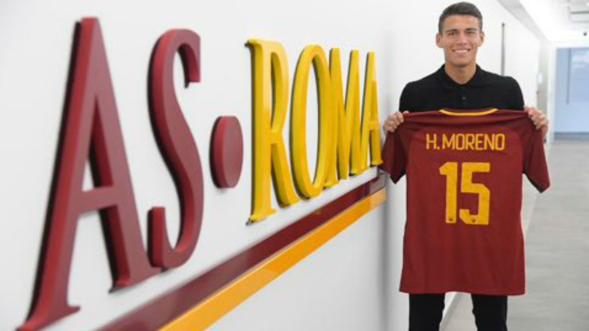 Héctor Moreno ya presume los colores de la Roma Héctor Moreno ya presume los colores de la Roma