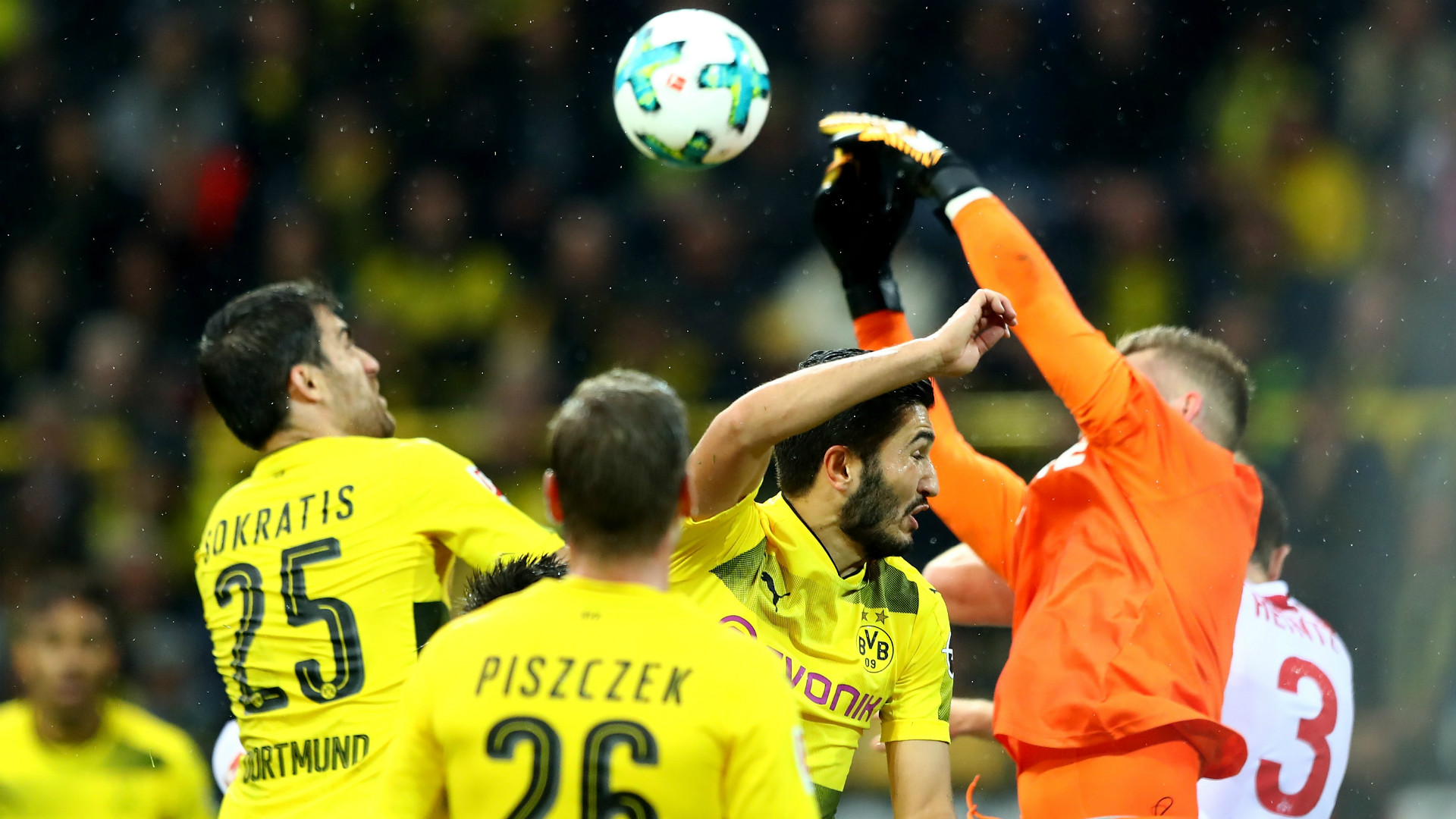 Bundesliga, il Borussia Dortmund travolge il Colonia e torna in vetta Bundesliga, il Borussia Dortmund travolge il Colonia e torna in vetta