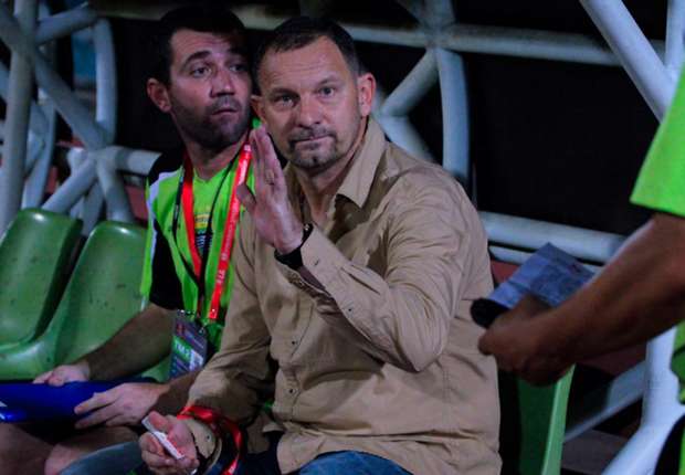 Dejan memutuskan mundur dari kursi pelatih Persib.