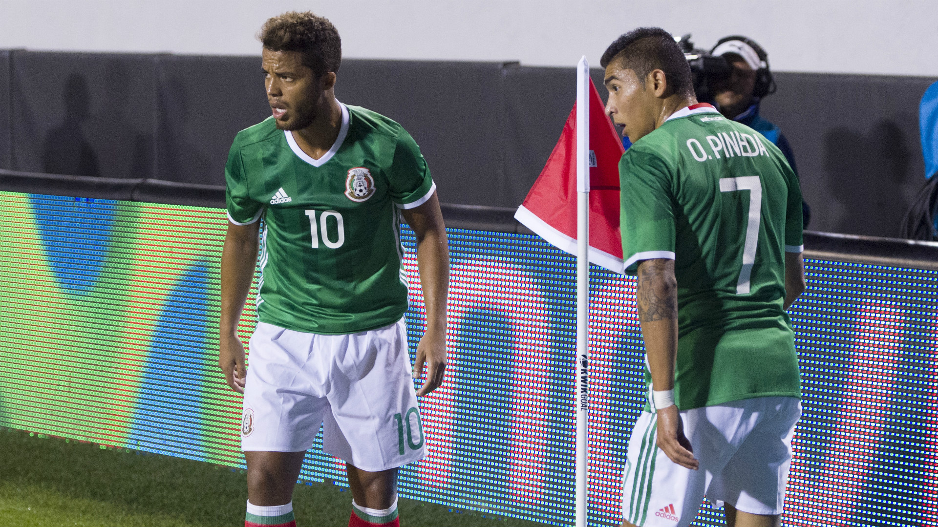 Dos Santos starts, captains El Tri; Gonzalez begins on bench vs. Bosnia and Herzegovina
