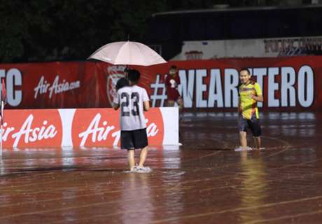 BREAKING : ฝนทำพิษ! เลื่อนเกม