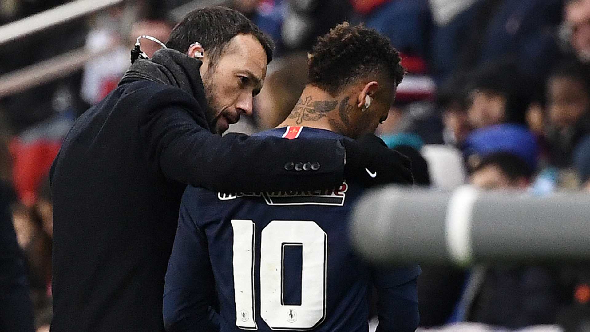 Maledizione Neymar Nel Giorno Del Compleanno Della Sorella Non Gioca Mai