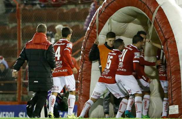 Impotencia y bronca en Huracán: ¿qué pasó entre González y Romero Gamarra?