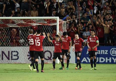 ACL: Urawa smash six, Shanghai through