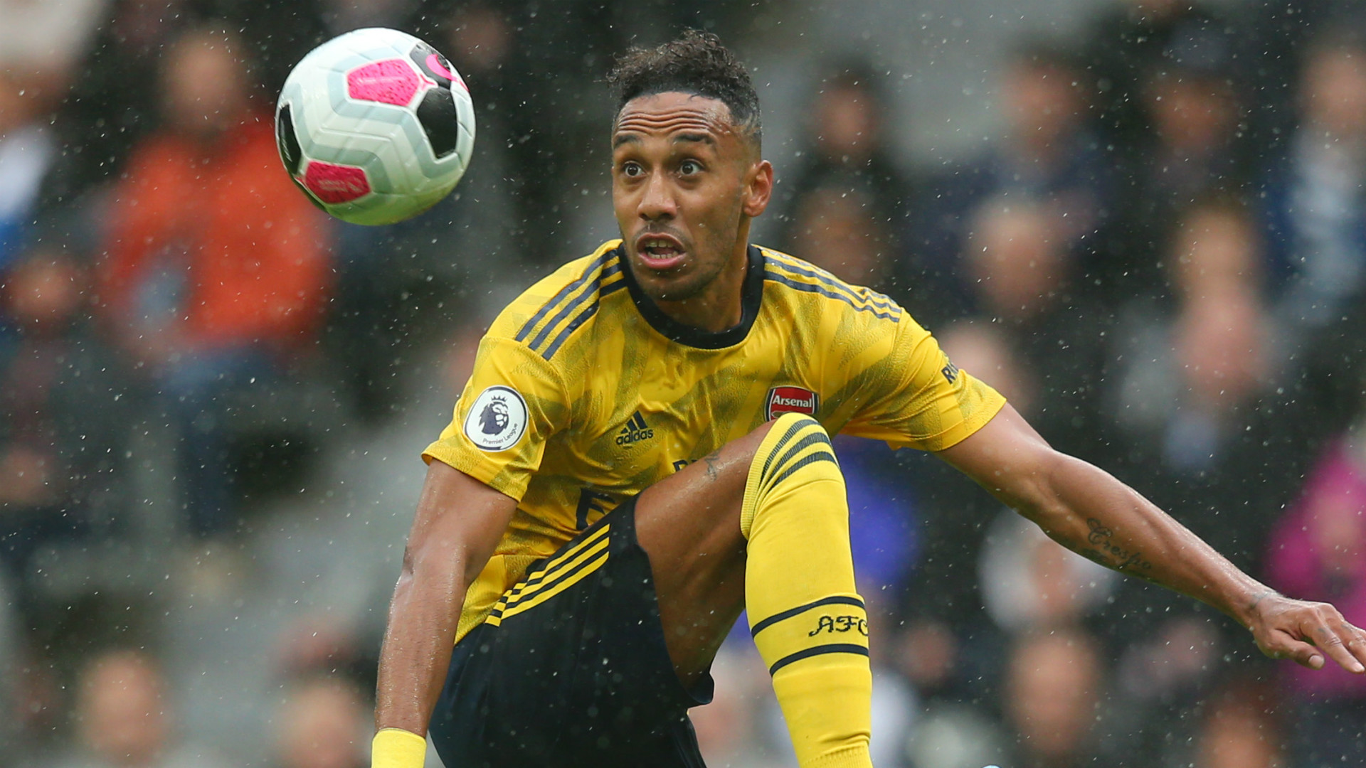 EXTRA TIME: Arsenal's Aubameyang meets Formula One star Hamilton at Italian Grand Prix EXTRA TIME: Arsenal's Aubameyang meets Formula One star Hamilton at Italian Grand Prix
