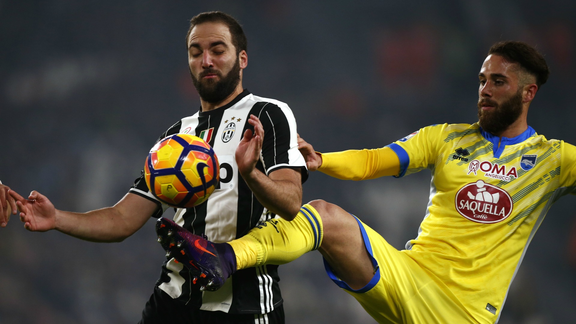 http://images.performgroup.com/di/library/GOAL/32/22/gonzalo-higuain-juventus-pescara-serie-a_/1wfoevpf7br8218fa5ssjebo36.jpg