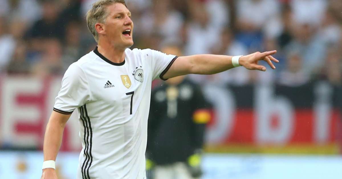 Dfb Kapitan Bastian Schweinsteiger Zeit Fur Uberraschungen