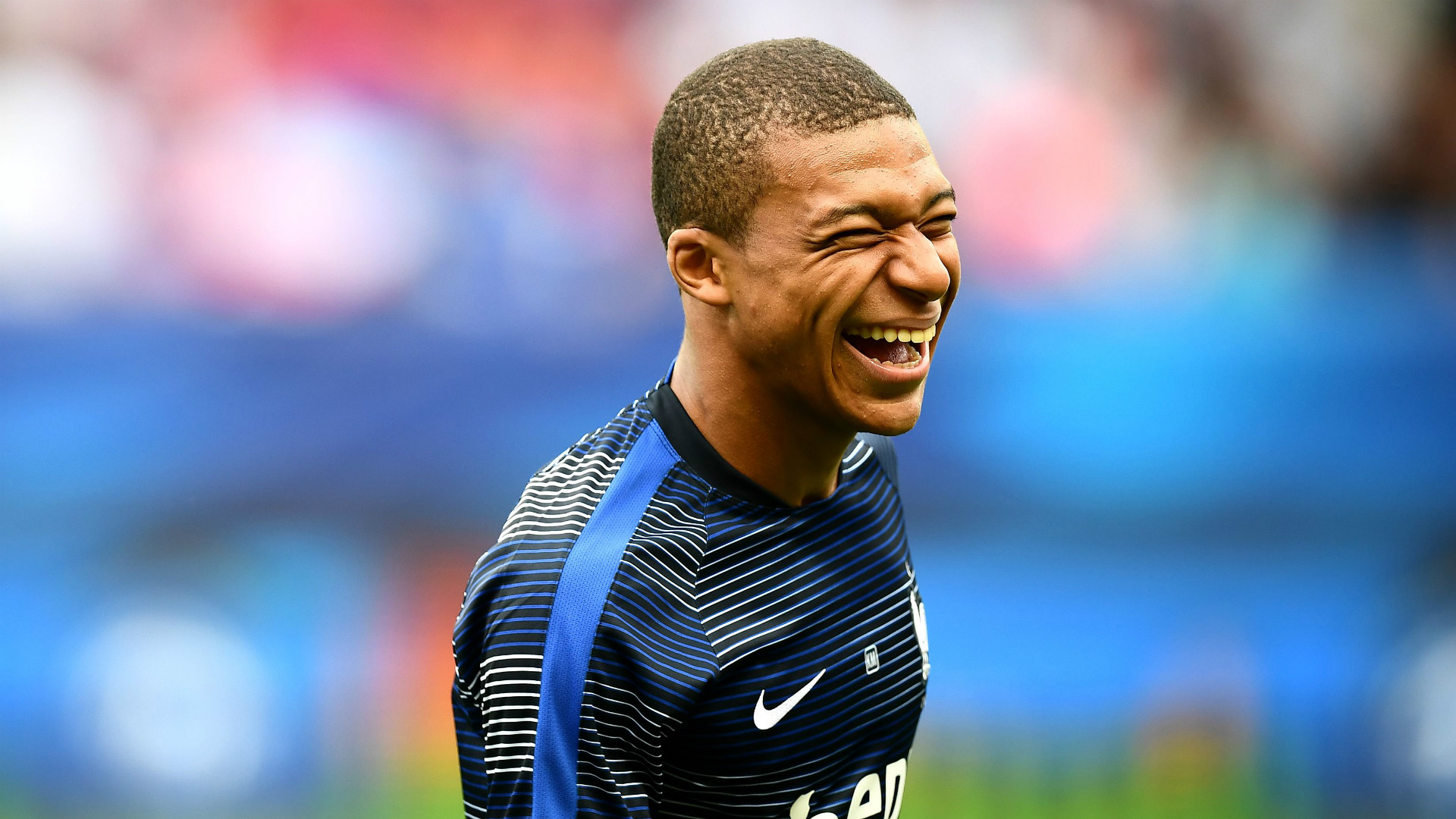 ZIDANE SPEAKS TO MBAPPE Kylian-mbappe-france-2017_ldjotxqyqlew12rlsj6g0kvx3