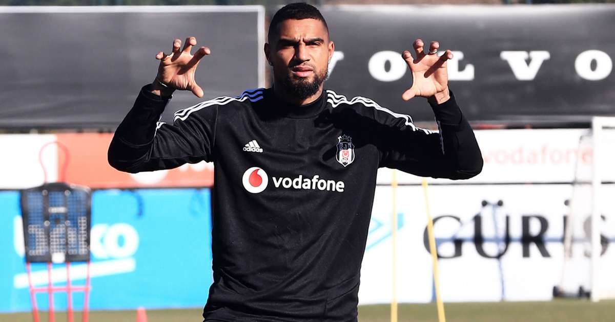 Boateng deixa a Fiorentina e acerta com o Besiktas 