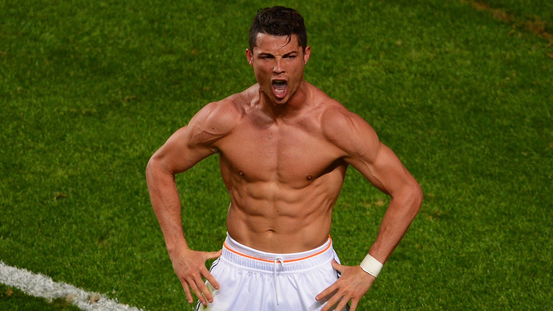 Qual o patrimônio de Cristiano Ronaldo e quanto ganha a estrela do Real Madrid?