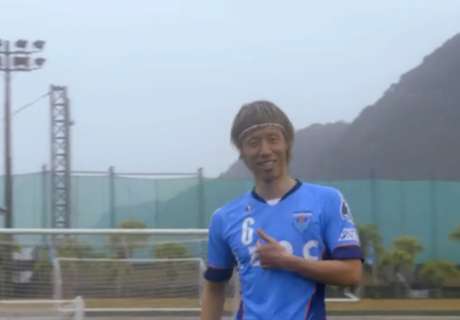 WATCH: Crazy crossbar challenge