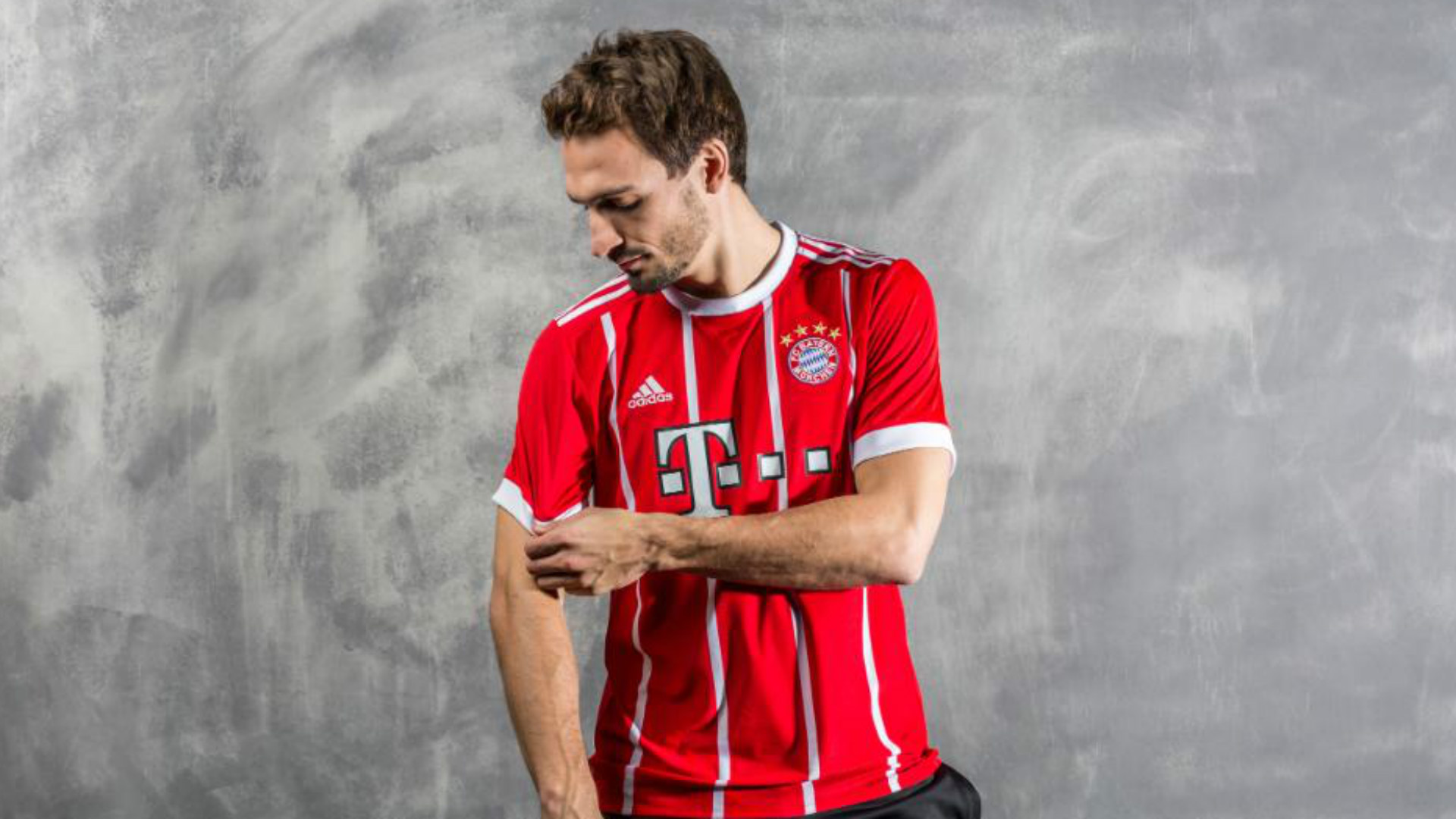 Bayern Munich home kit 17-18