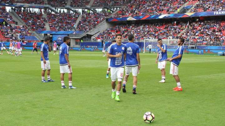 La Selección de Paraguay se entrenó en Rennes y viajó a Perú