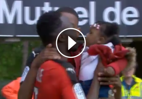 VÍDEO: Mubele celebra un gol con su hija