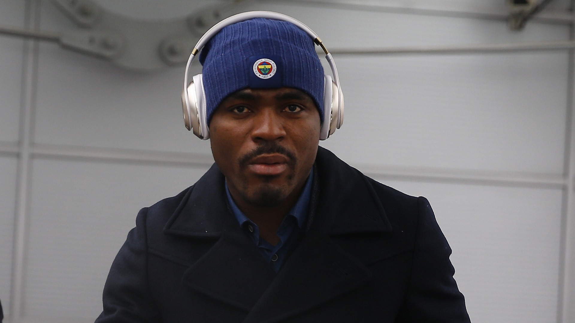 Emmanuel Emenike joins Oghenekaro Etebo on loan at Las Palmas