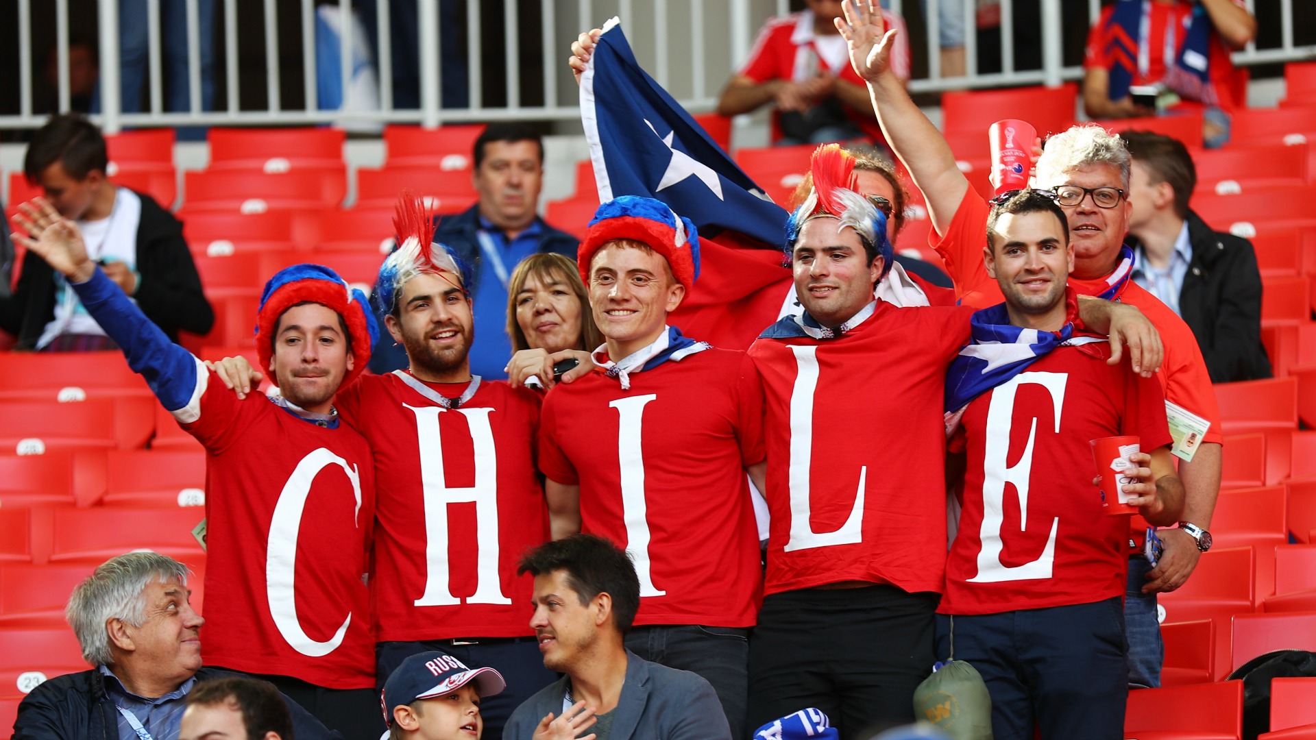 Confirman dos apuñalados en riña entre hinchas chilenos — Escándalo en Moscú