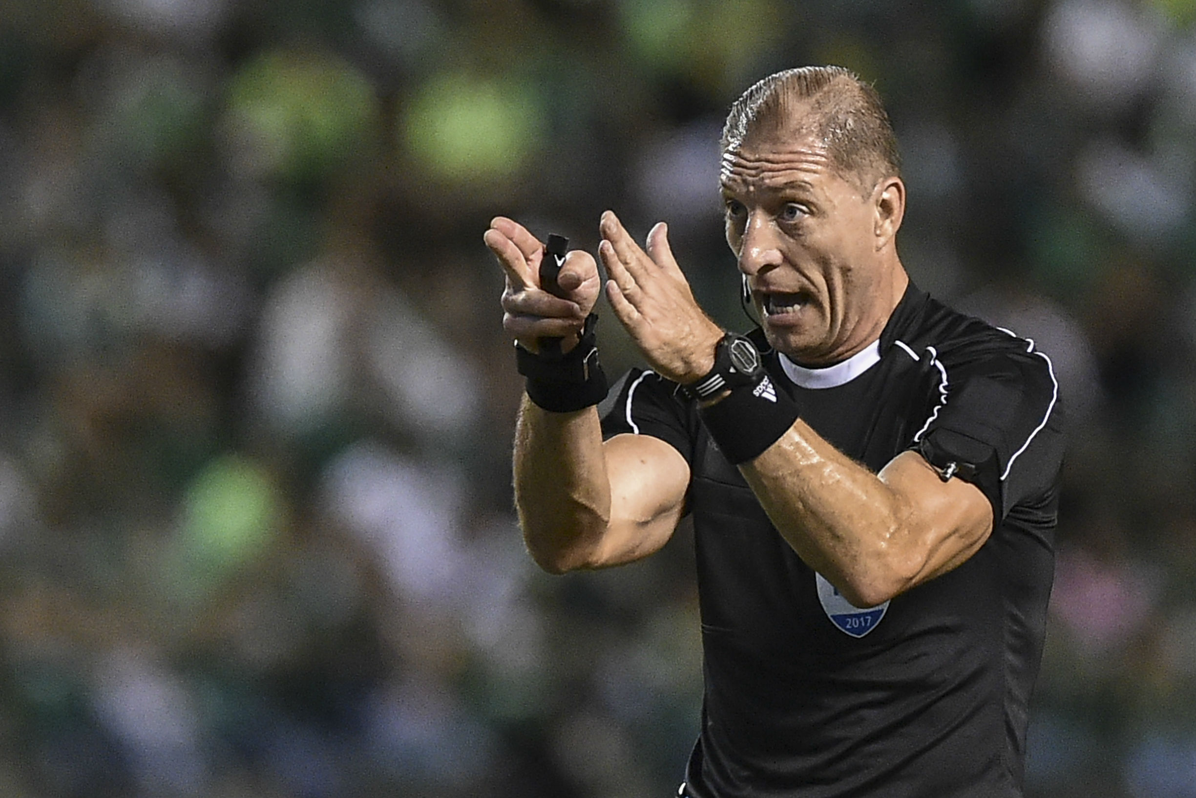 Néstor Pitana arbitrará el Chile-Paraguay por Clasificatorias: Wilmar Roldán ante Bolivia
