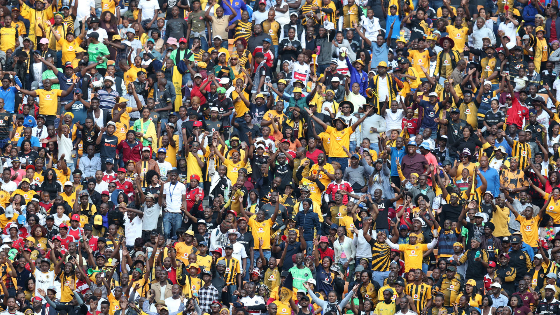 Kaizer Chiefs fans celebrate Mamelodi Sundowns draw while Mosimane's tired