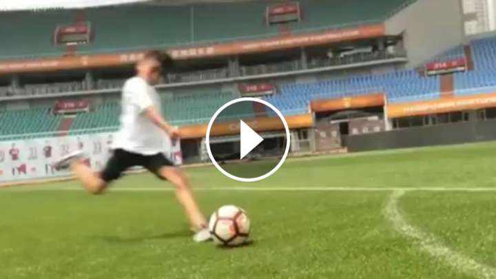 VIDEO: ¡Al ángulo! Golazo del hijo de Lavezzi