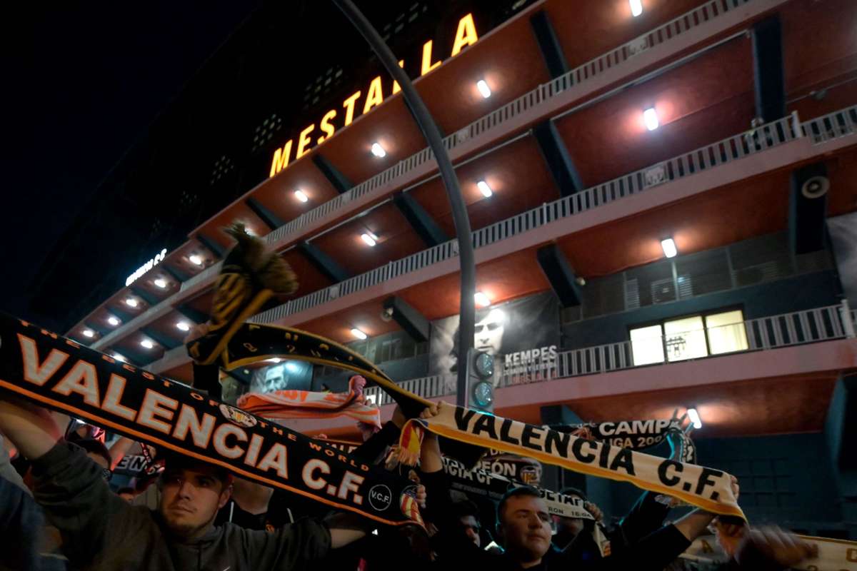 Valencia-Atalanta, porte chiuse ma coi cori: tifosi fuori dal ‘Mestalla’ e altoparlanti