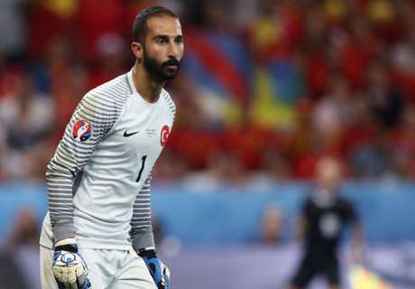 WATCH: Turkish players attack press