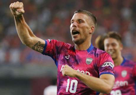 Debut Di Jepang, Podolski Cetak Dwigol