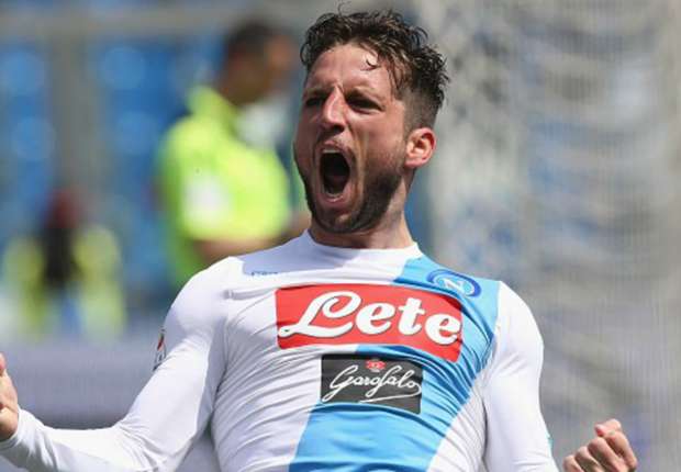 مورينيو يطلب من إدارة يونايتد التعاقد مع ميرتينز