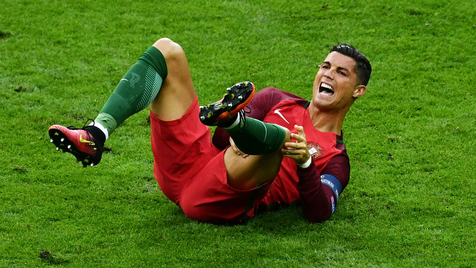 Cristiano Ronaldo - When the hero crying