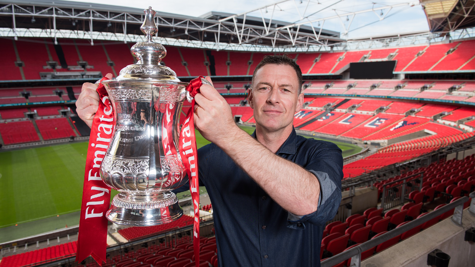 Chris Sutton sees 'Huge gap' between Arsenal and Chelsea Goal