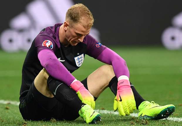 Cut loose, footloose! Why goalkeepers today must pass & move like Bravo