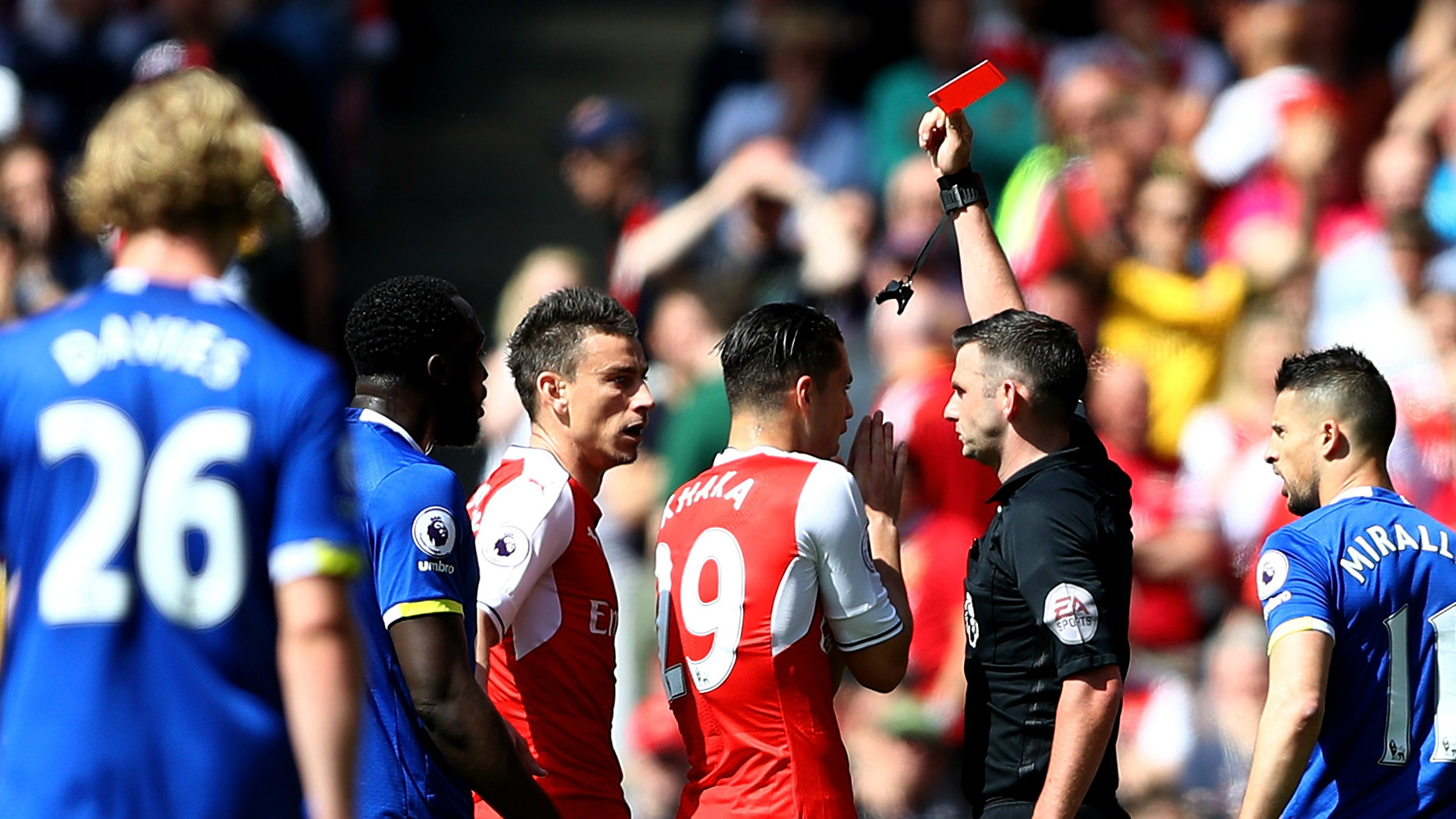 Martin Keown sends message to Laurent Koscielny after Arsenal red card
