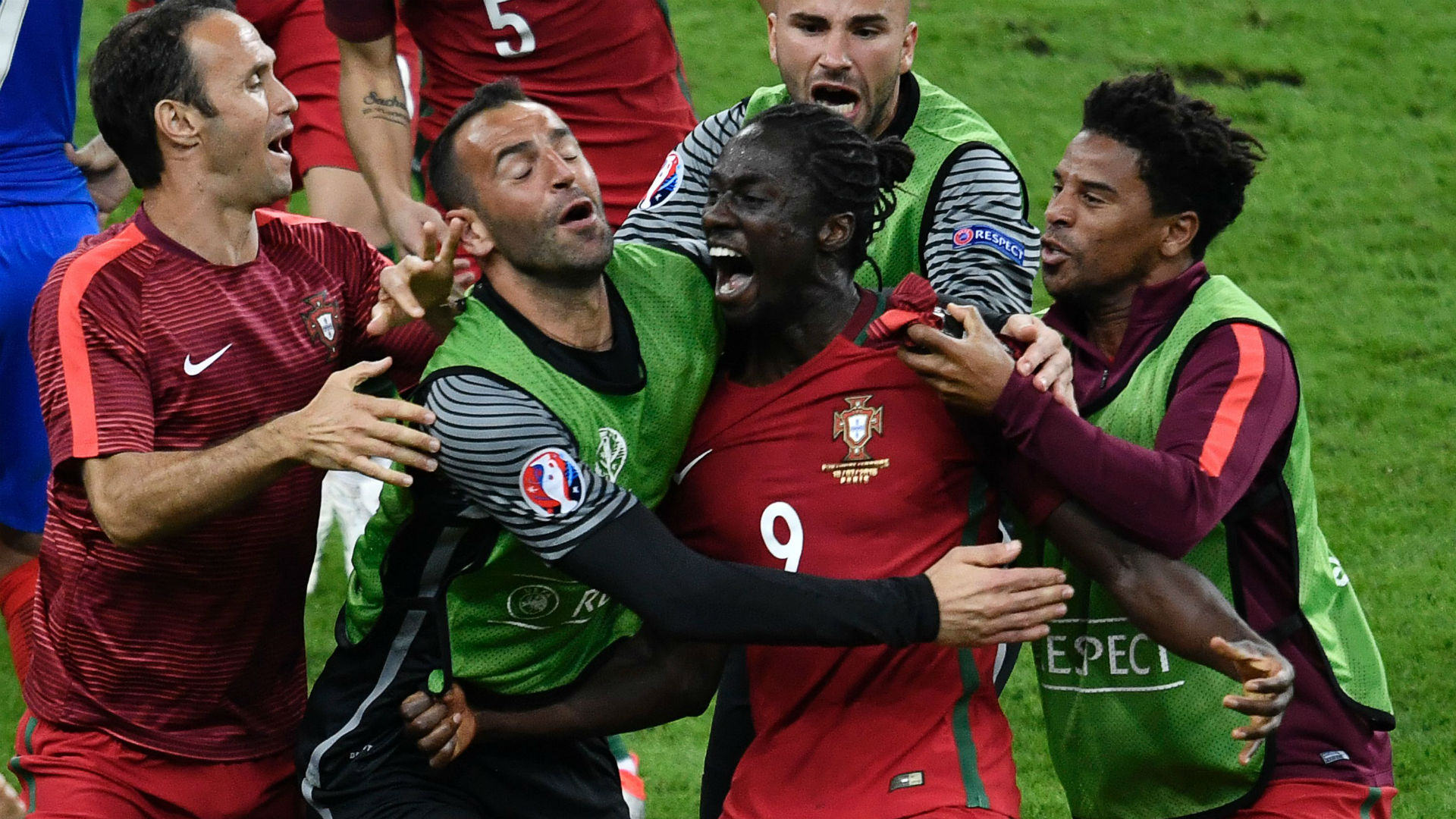 يورو 2016 | قذيفة إيدير تمسح دموع رونالدو وتمنح البرتغال لقبها الأول Eder-portugal-france-uefa-euro-10072016_gmj2e08aruiy1bd46kdltskfl