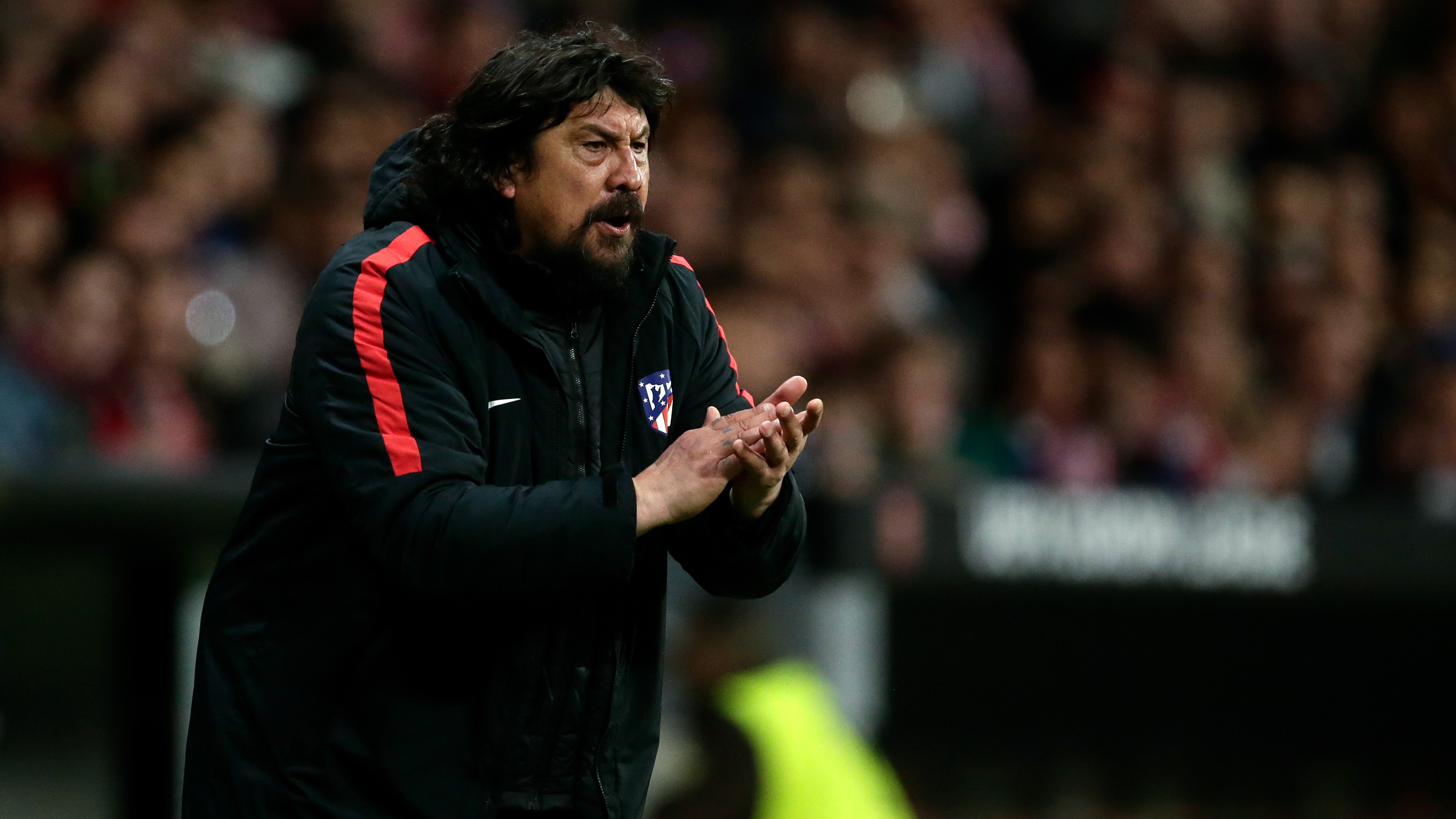 ‘El Mono’ Burgos carica l’Atletico Madrid: “Preferisco morire con una freccia in petto piuttosto che nel culo”