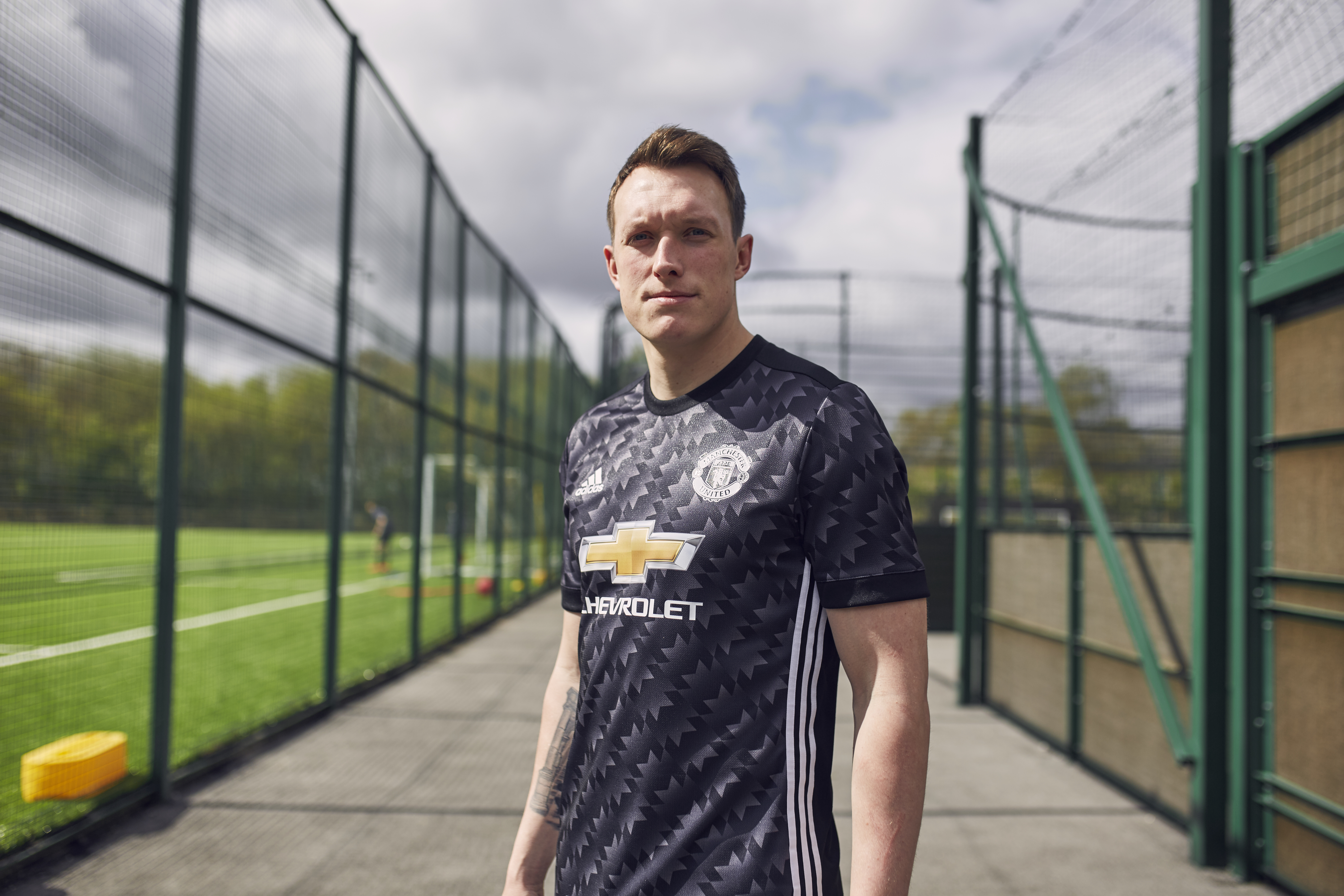 Terinspirasi Tim 1992 Manchester United Rilis Jersey Away 2017 18